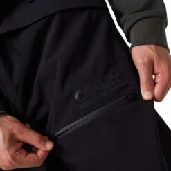 Oakley TNP Shell BIB Trägerhose Blackout Herren -Bestes Skifahren Geschäft oakley tnp shell bib foa400939 02e 03 gross